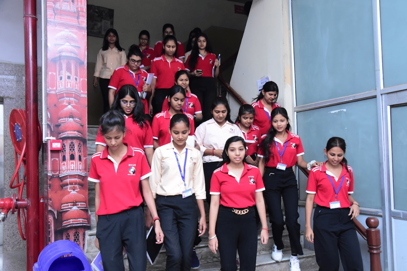 Biyani Girls College Jaipur Labs photo 22